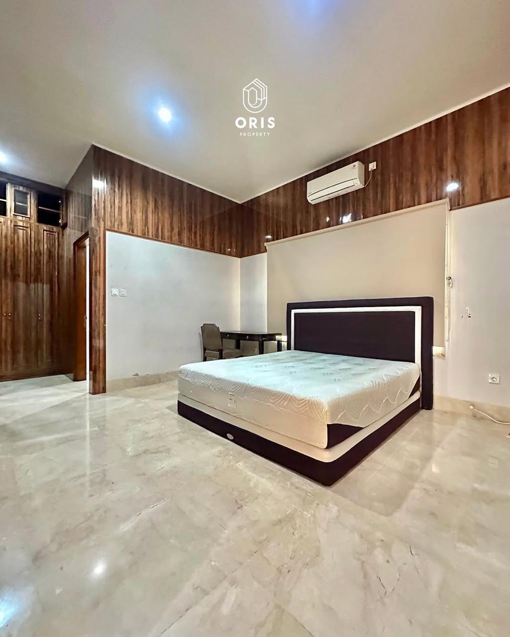 Luxury Modern Halaman Luas, Hadap Utara - foto 5