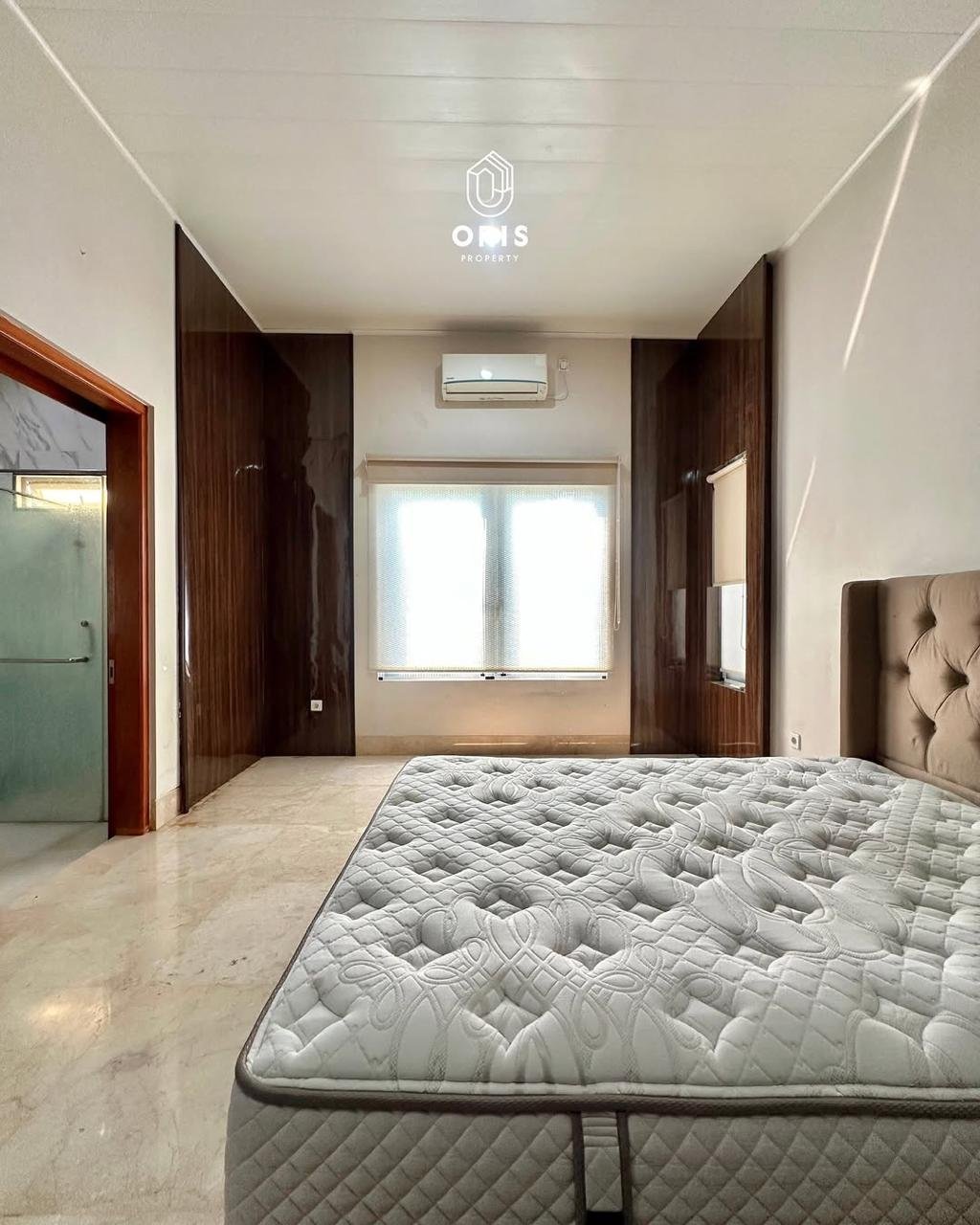 Luxury Modern Halaman Luas, Hadap Utara - foto 9