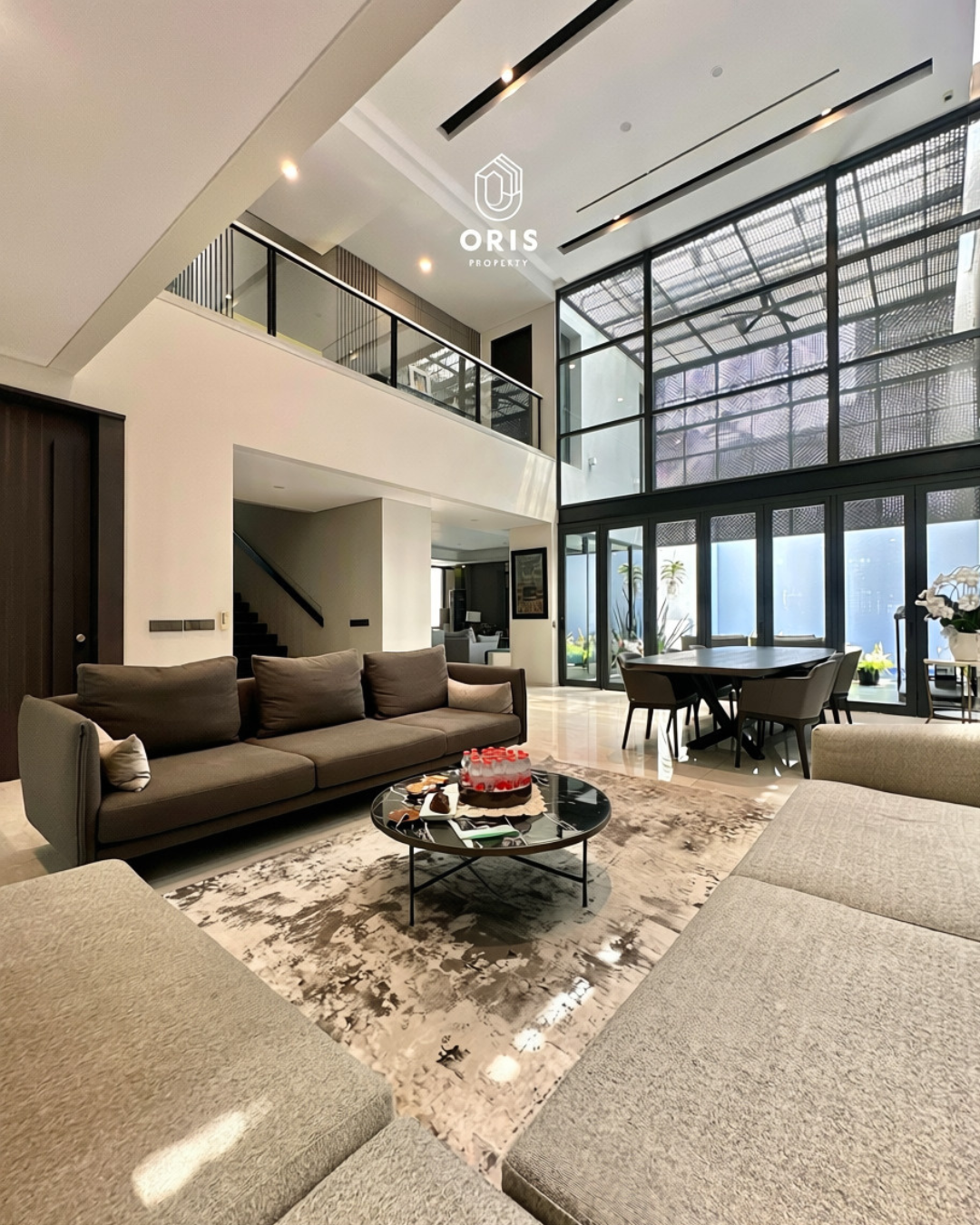 Luxury Modern 3 Lantai + Basement & Rooftop di Selong - foto utama