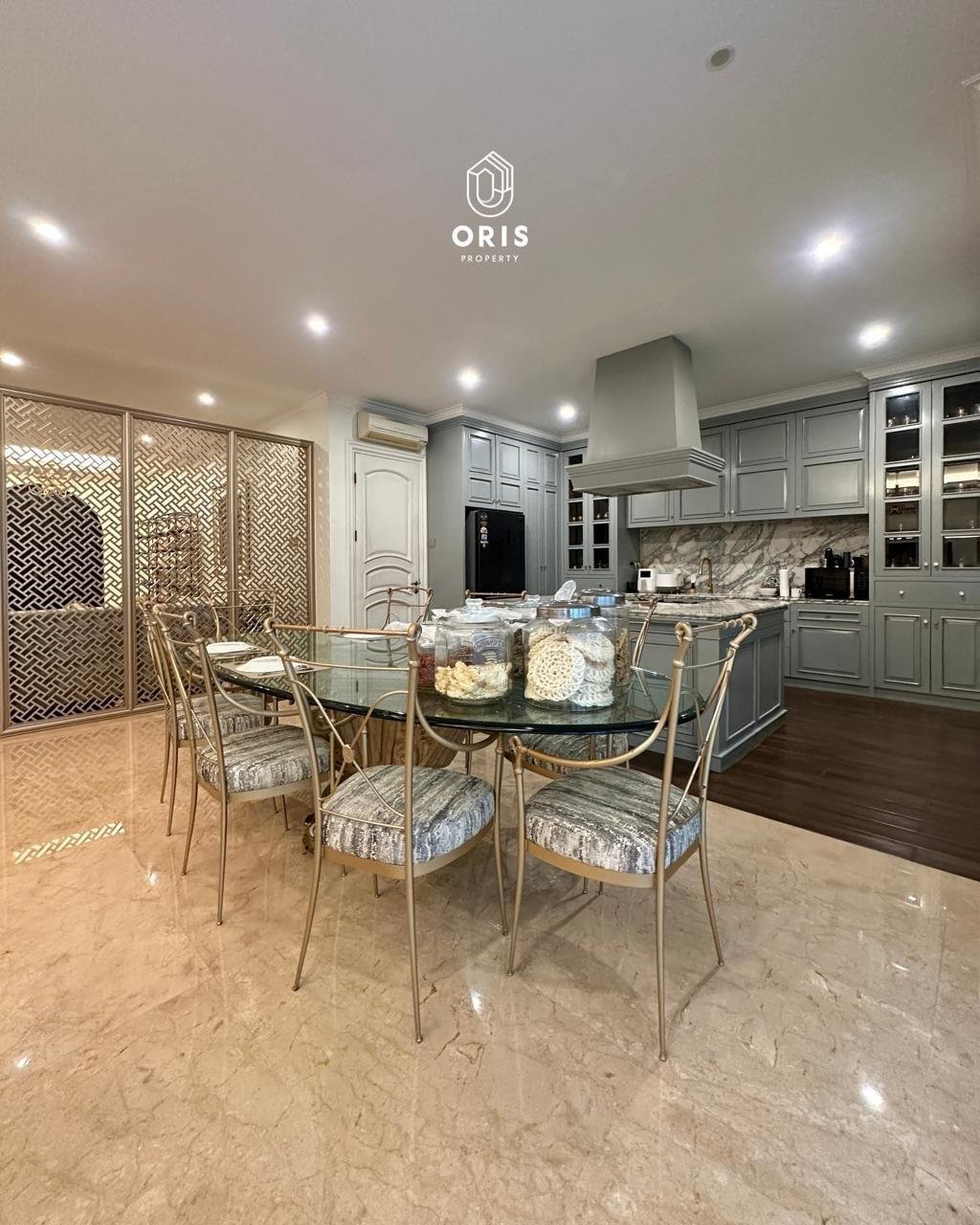 Luxury Modern Classic Semi Furnished, Row Jalan Lebar - foto 6
