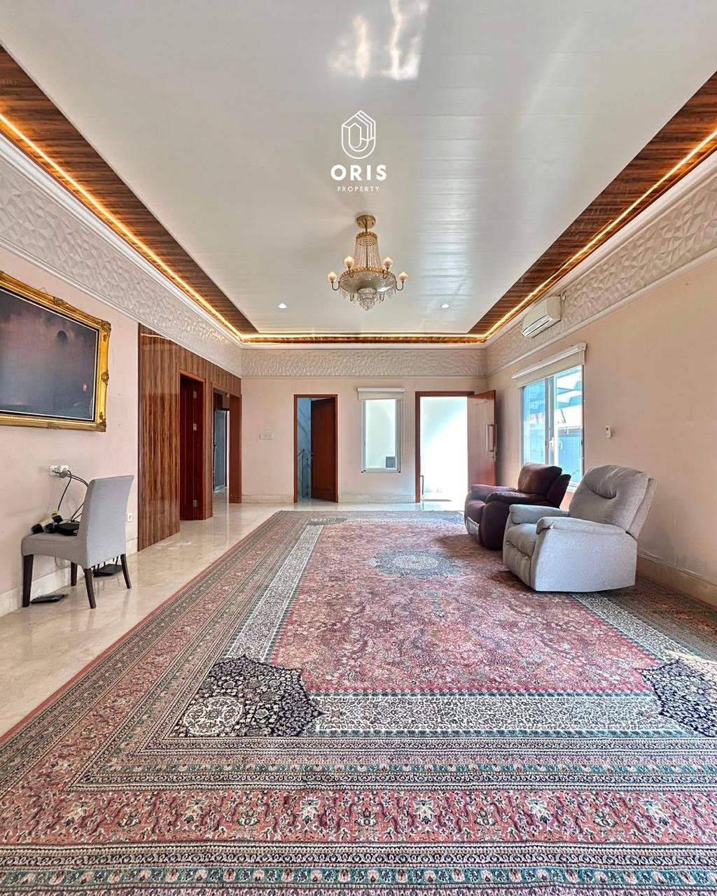 Luxury Modern Halaman Luas, Hadap Utara - foto 2