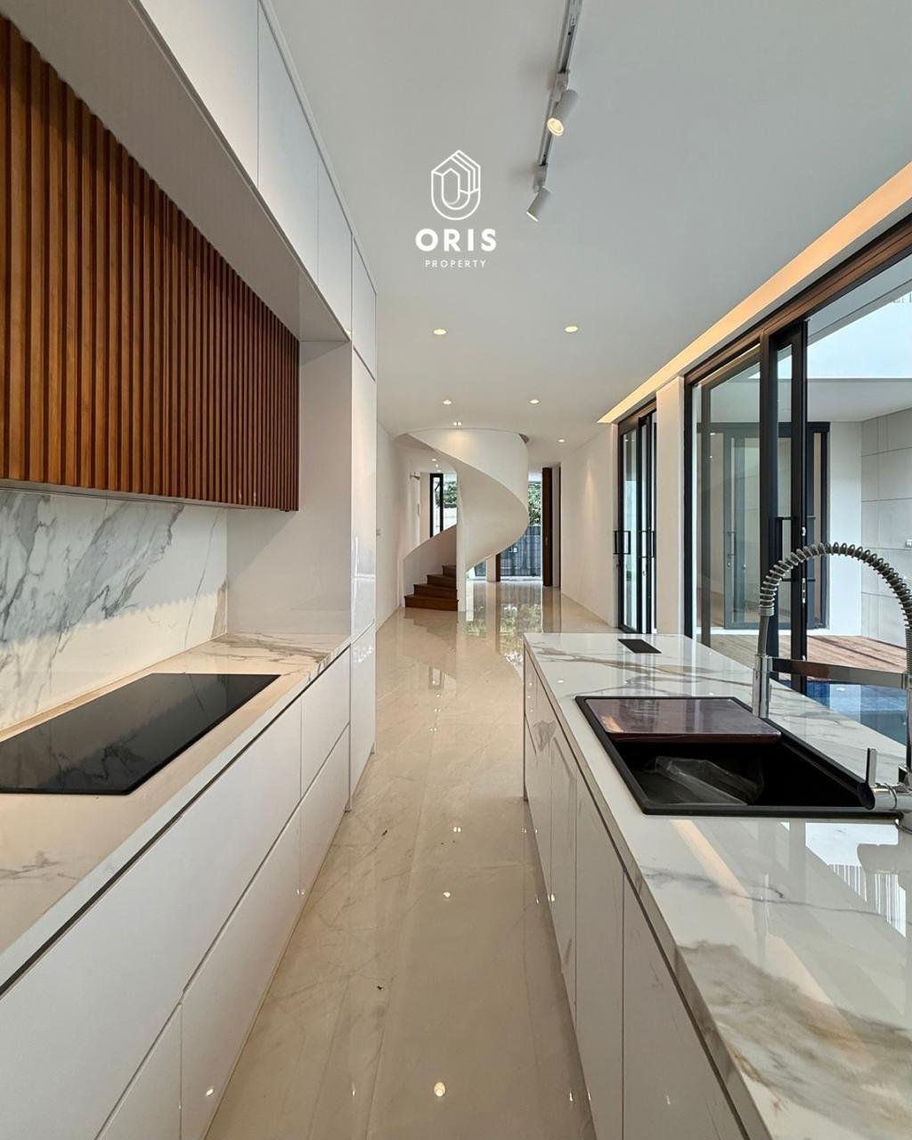 Brand New Modern Tropical Siap Huni, Hadap Utara - foto 4