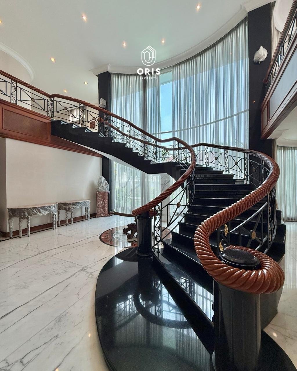 Luxury Semi Furnished di Bukit Golf Pondok Indah - foto 6