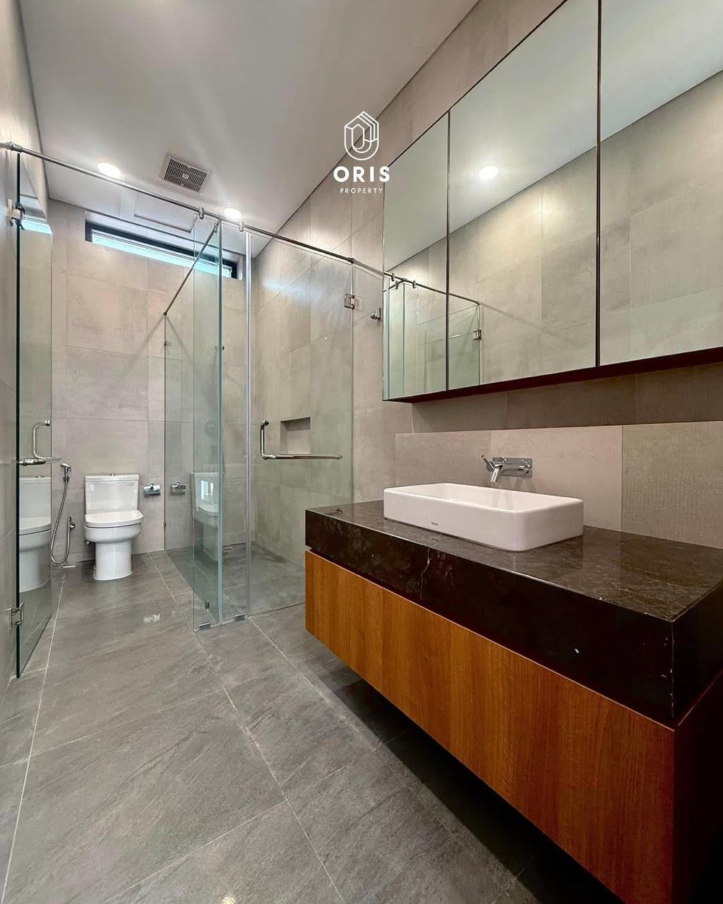 Luxury Modern Exclusive Area, Unfurnished - foto 10
