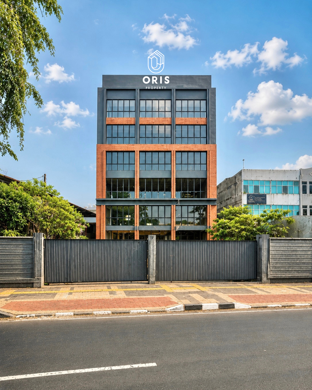 Brand New Office Building, Parkir Luas - foto utama