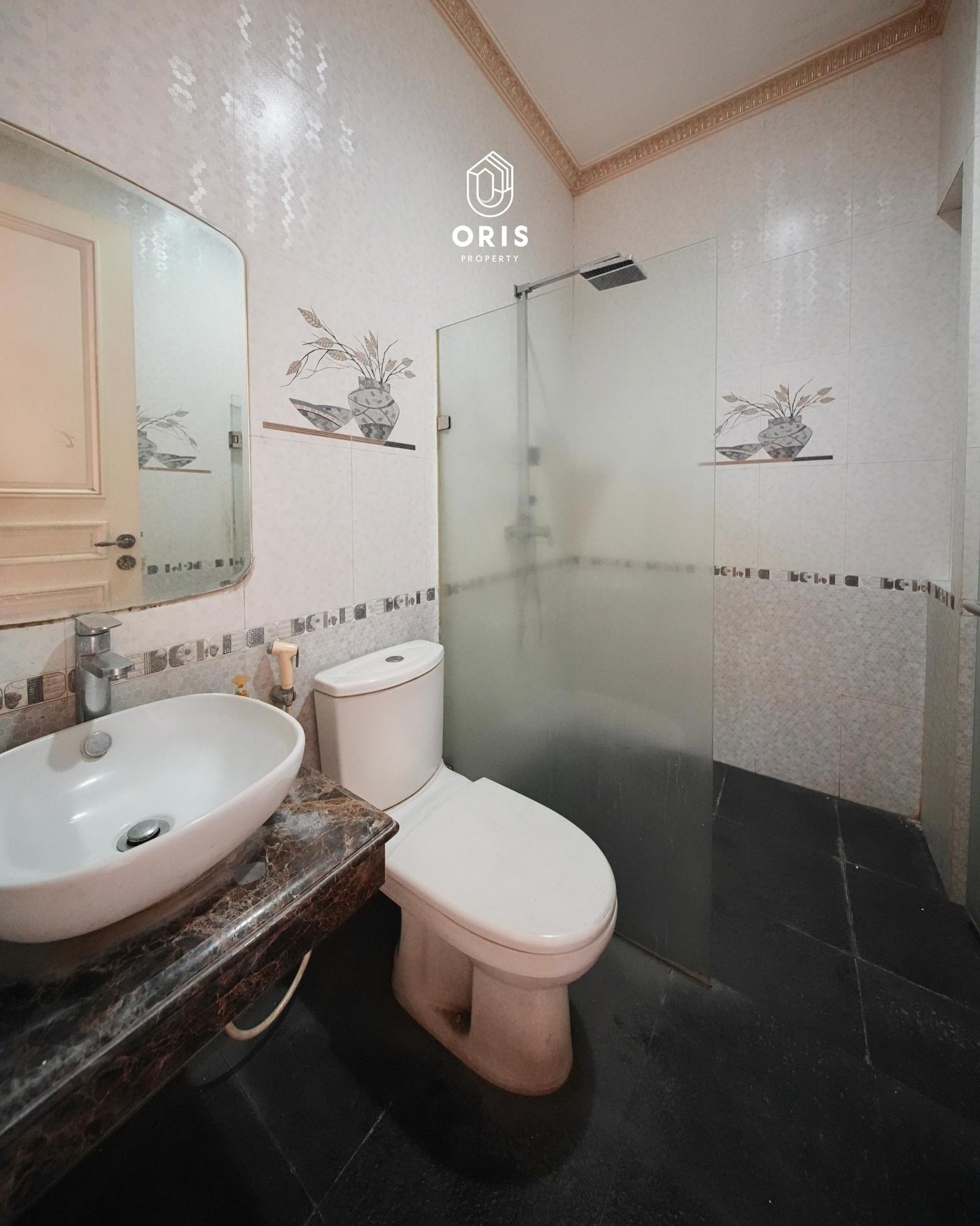 Modern Classic 3,5 Lantai - Taman Palem Lestari - foto 8