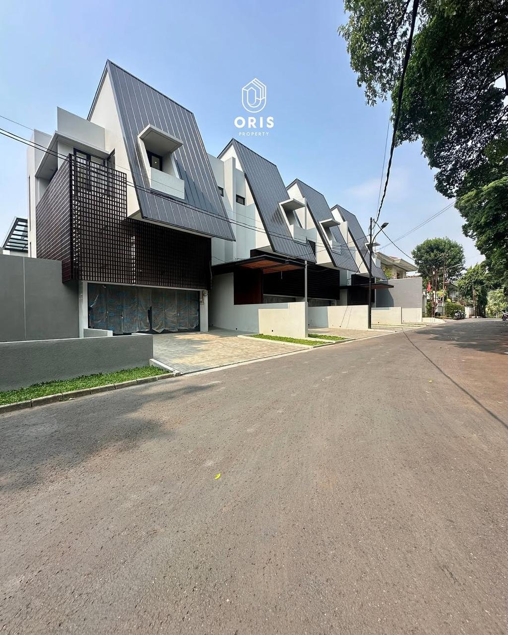 Brand New Siap Huni, Halaman Luas - Simprug Golf - foto 2