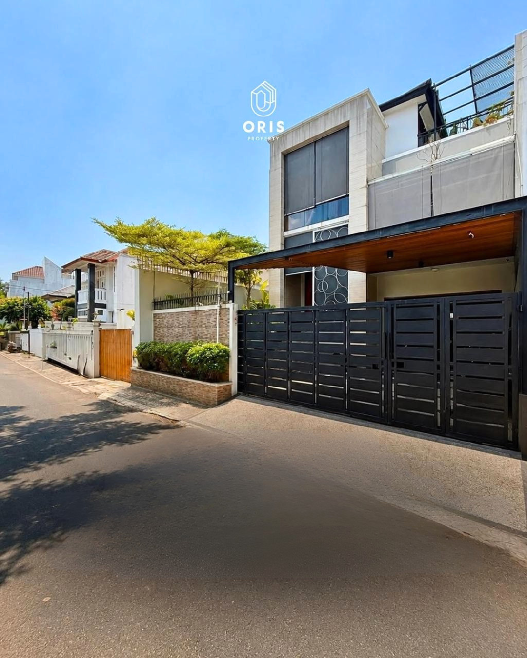 Modern Minimalist 3,5 Lantai Fully Furnished - foto utama