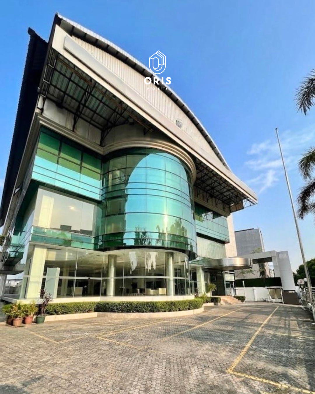 Gedung Komersil Siap Pakai Lokasi Strategis - foto utama