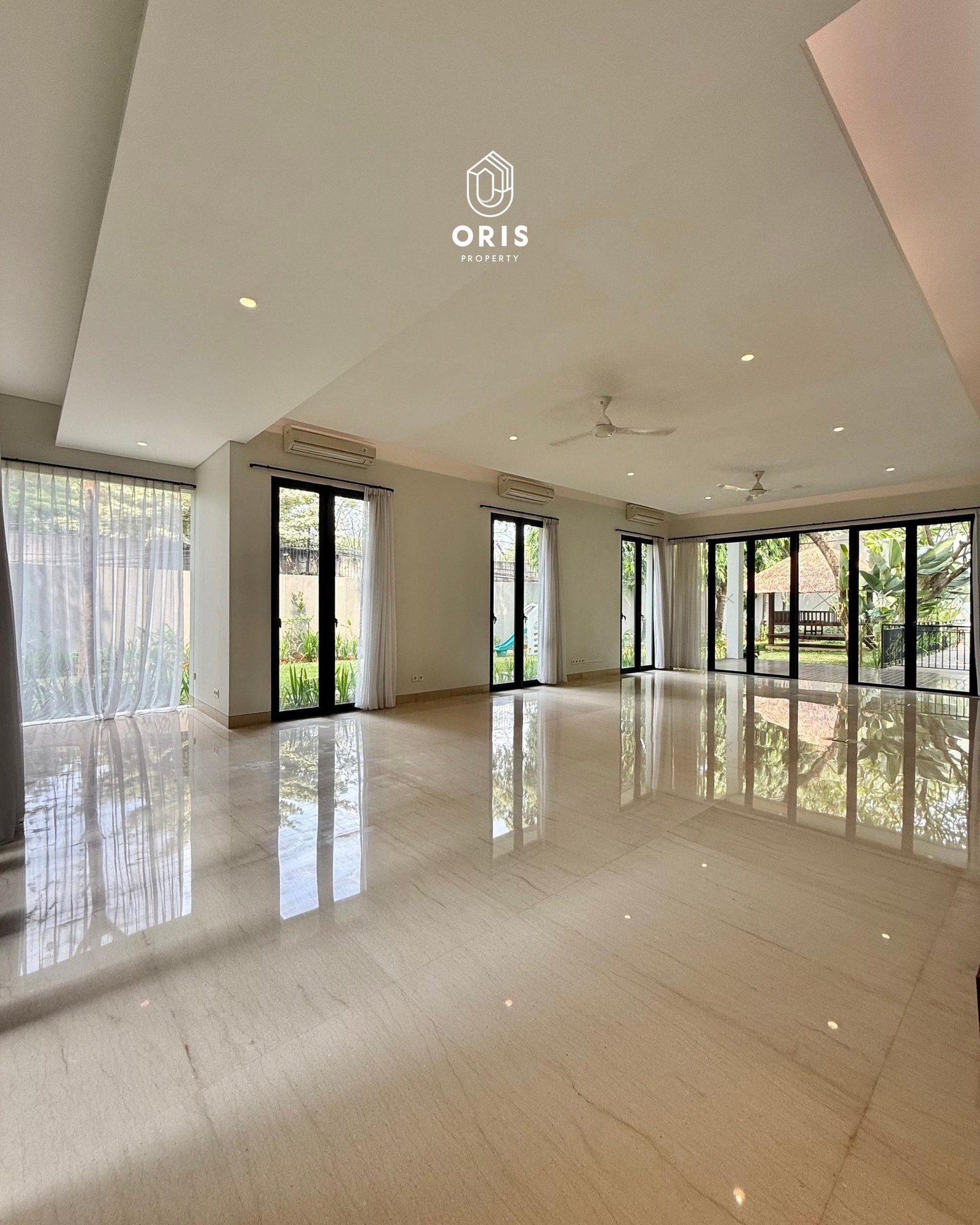 Luxurious Tropical Semi Furnished, Siap Huni di Bangka - foto 4
