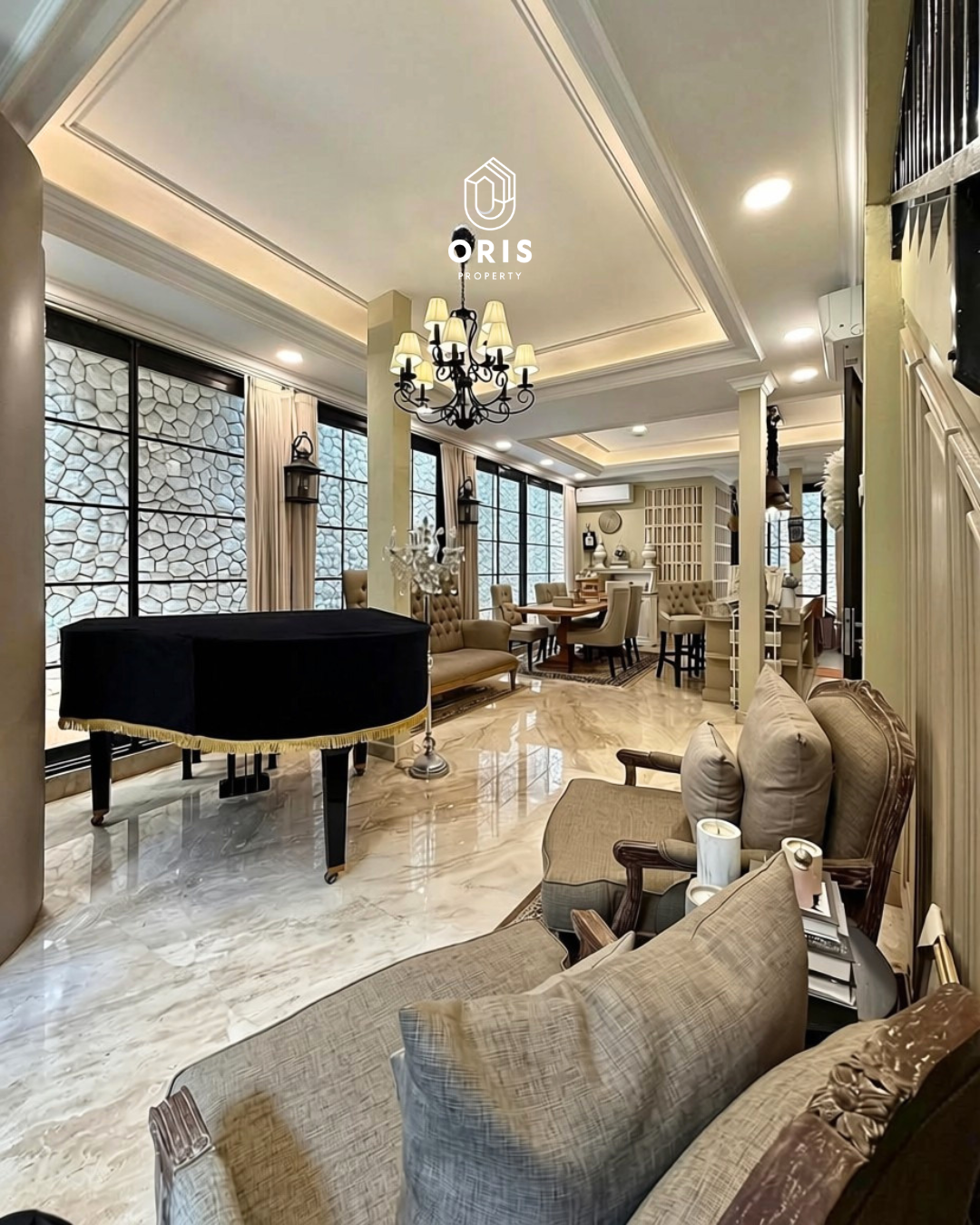 Dalam Komplek Semi Furnished, Row Jalan Lebar - foto utama