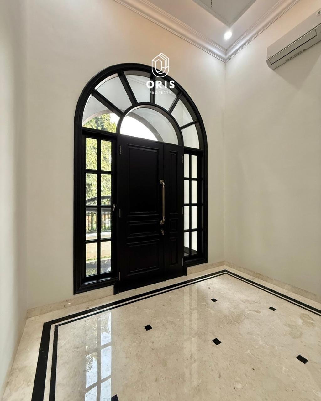 Brand New Modern Classic Dekat Ke Senayan - foto 3