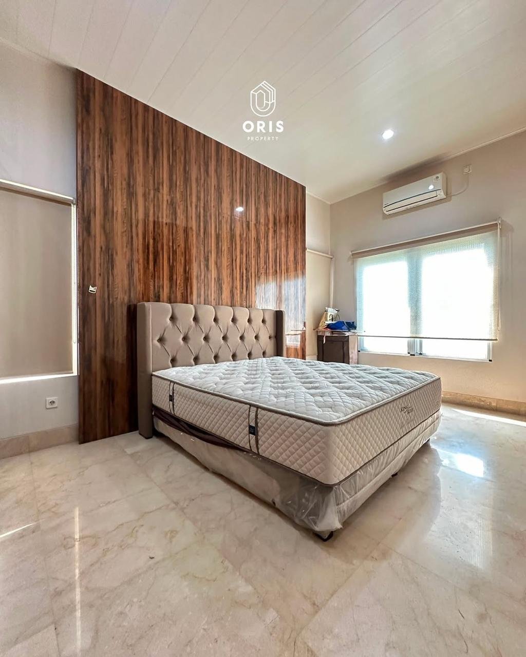 Luxury Modern Halaman Luas, Hadap Utara - foto 8