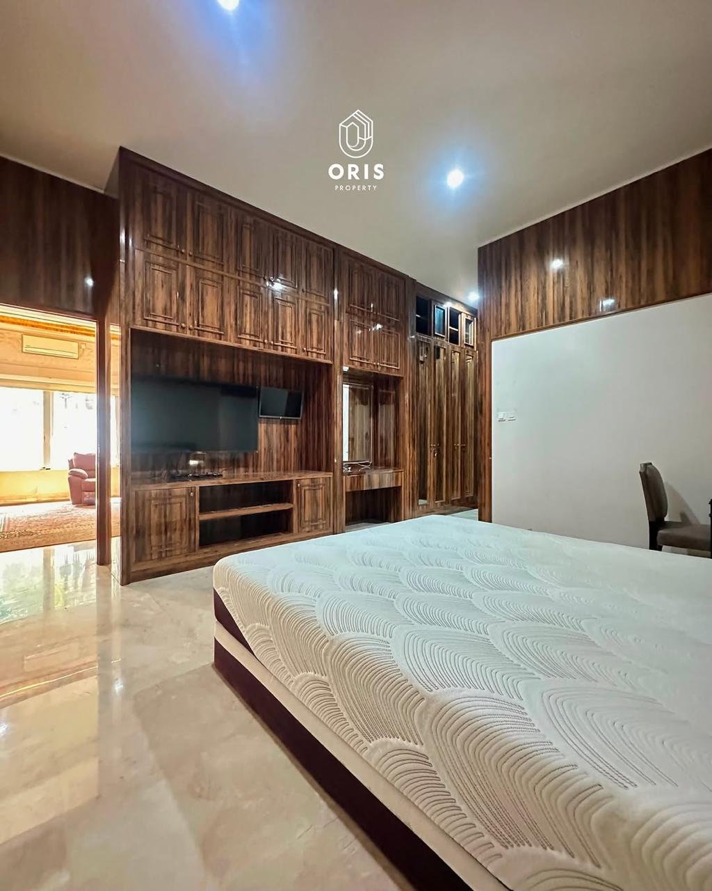 Luxury Modern Halaman Luas, Hadap Utara - foto 6