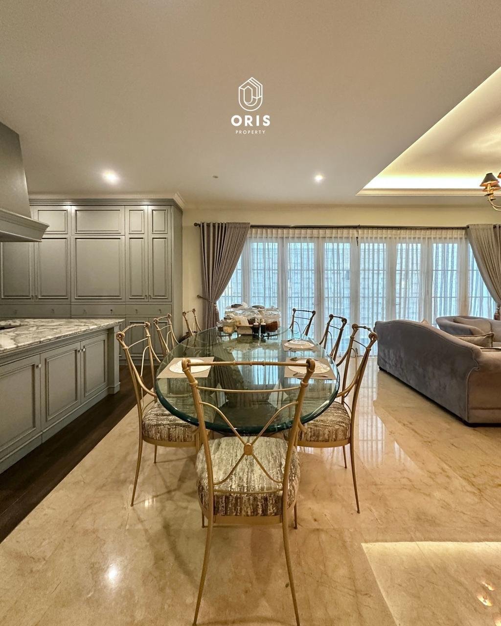 Luxury Modern Classic Semi Furnished, Row Jalan Lebar - foto 4