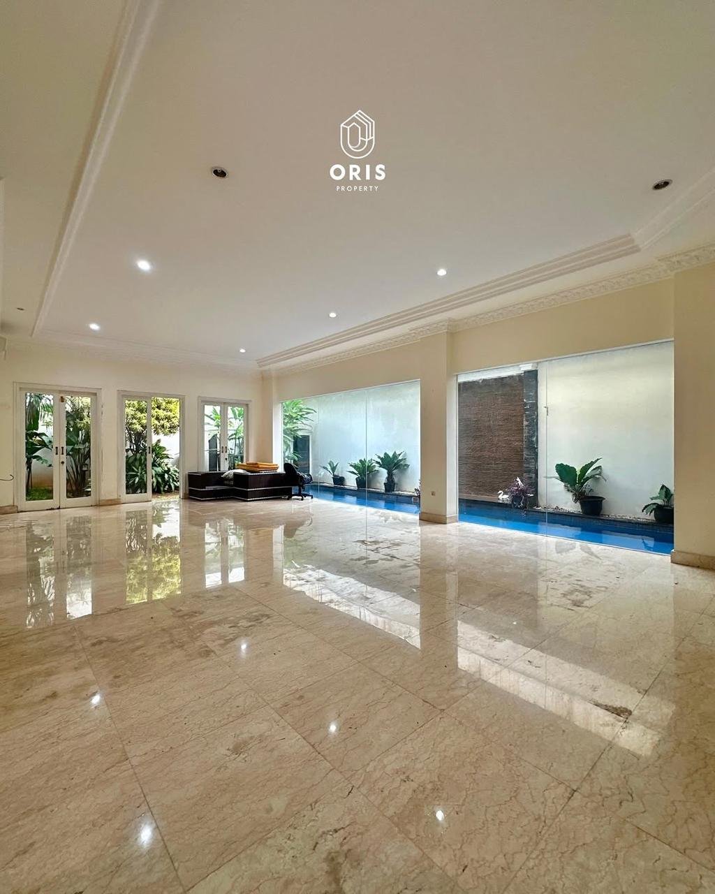 Siap Huni Semi Furnished, Halaman Luas - foto 3