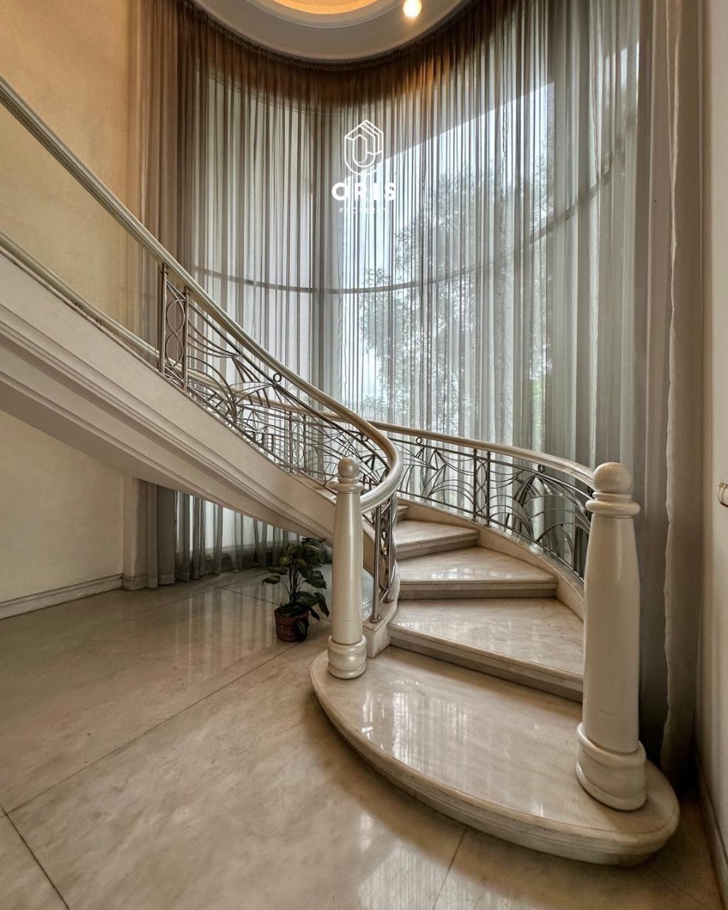 Luxurious Modern Row Jalan Lebar di Bukit Cinere Indah - foto 7
