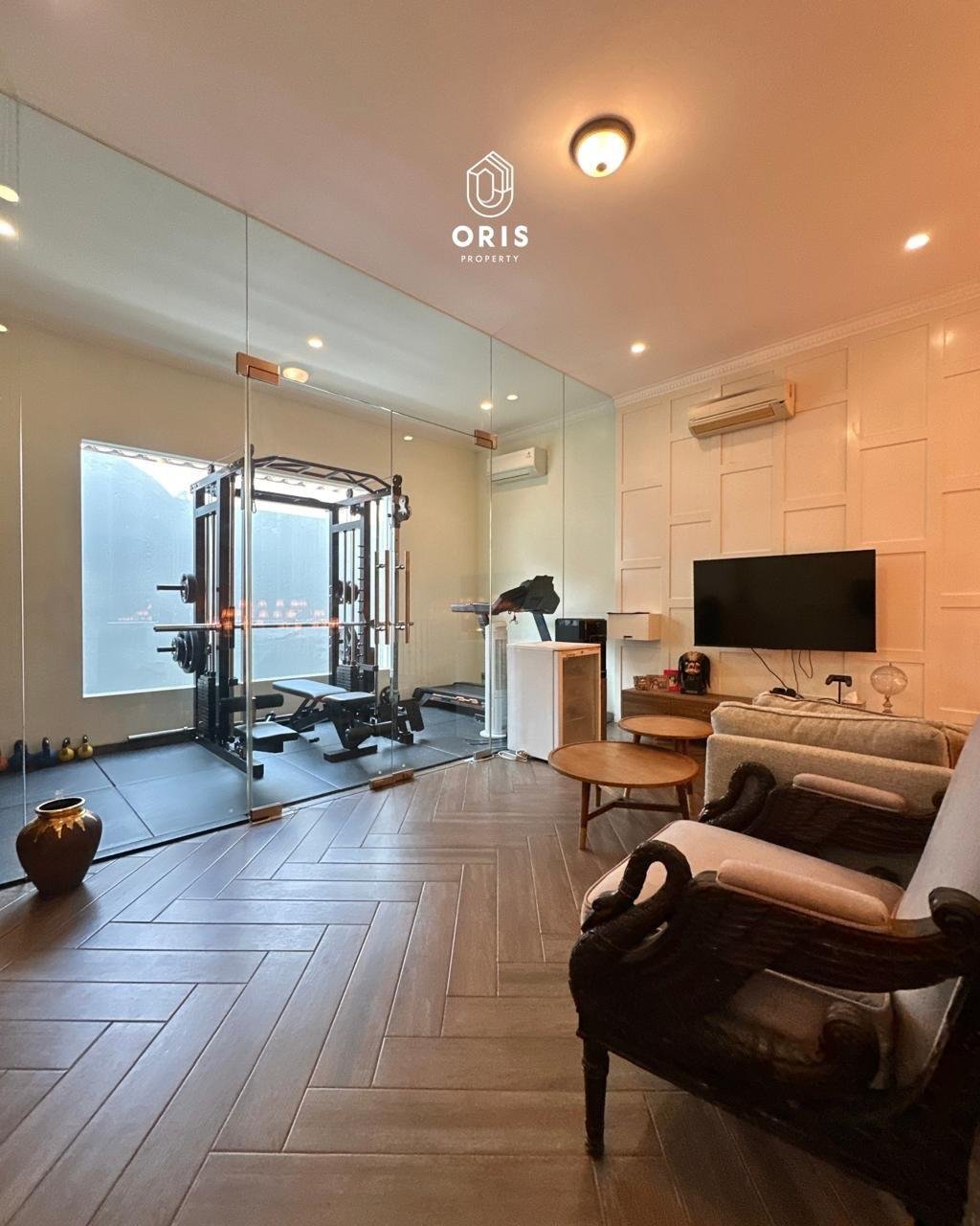 Luxury Modern Classic Semi Furnished, Row Jalan Lebar - foto 10