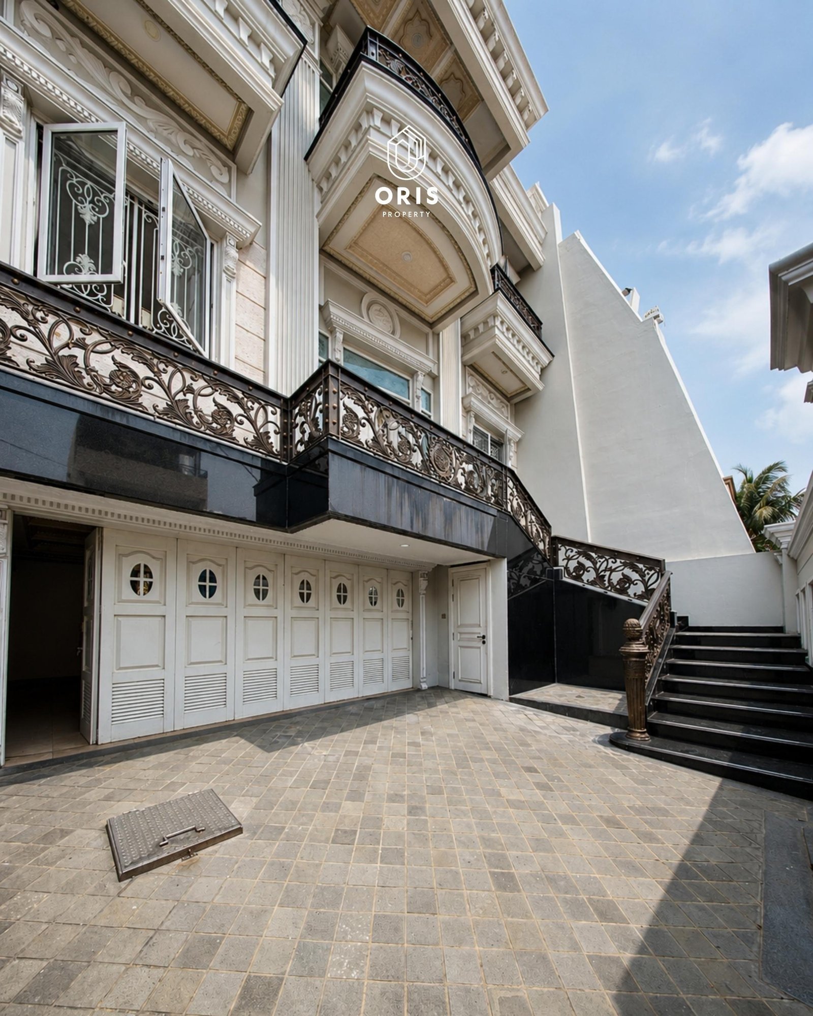 Modern Classic 3,5 Lantai - Taman Palem Lestari - foto 2