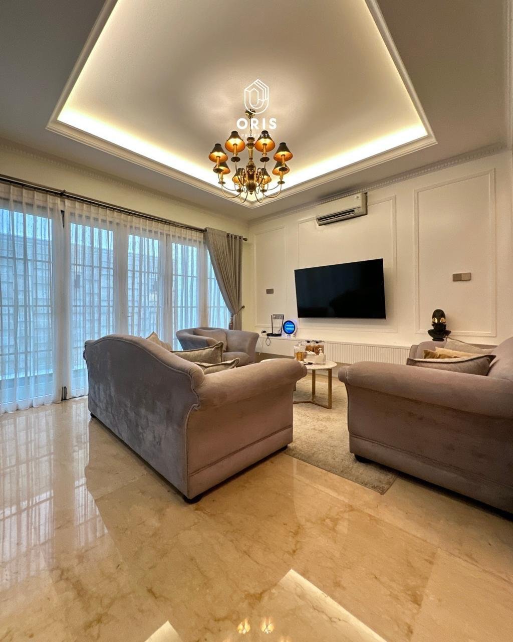 Luxury Modern Classic Semi Furnished, Row Jalan Lebar - foto 3